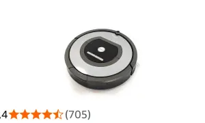 Robot aspirador iRobot Roomba, con botón "CLEAN". Si aparece un **error 6 Roomba**, puede ser por un problema en las ruedas.