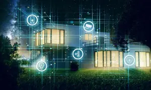 Casa inteligente conectada, con iconos de seguridad, temperatura y luz. La red digital facilita configurar wifi para el hogar.