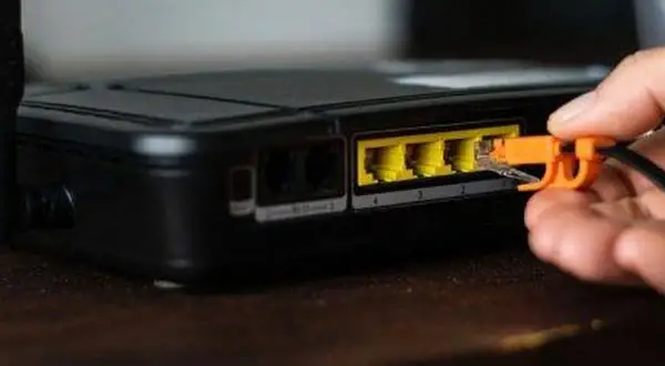 Conexión de cable a router para wifi 5G.