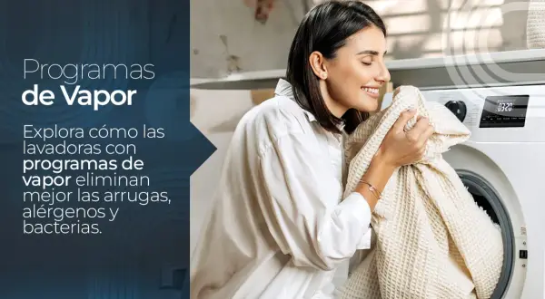 Mujer sonríe al oler ropa recién lavada. Una lavadora con programas de vapor merece la pena por su frescura y limpieza.