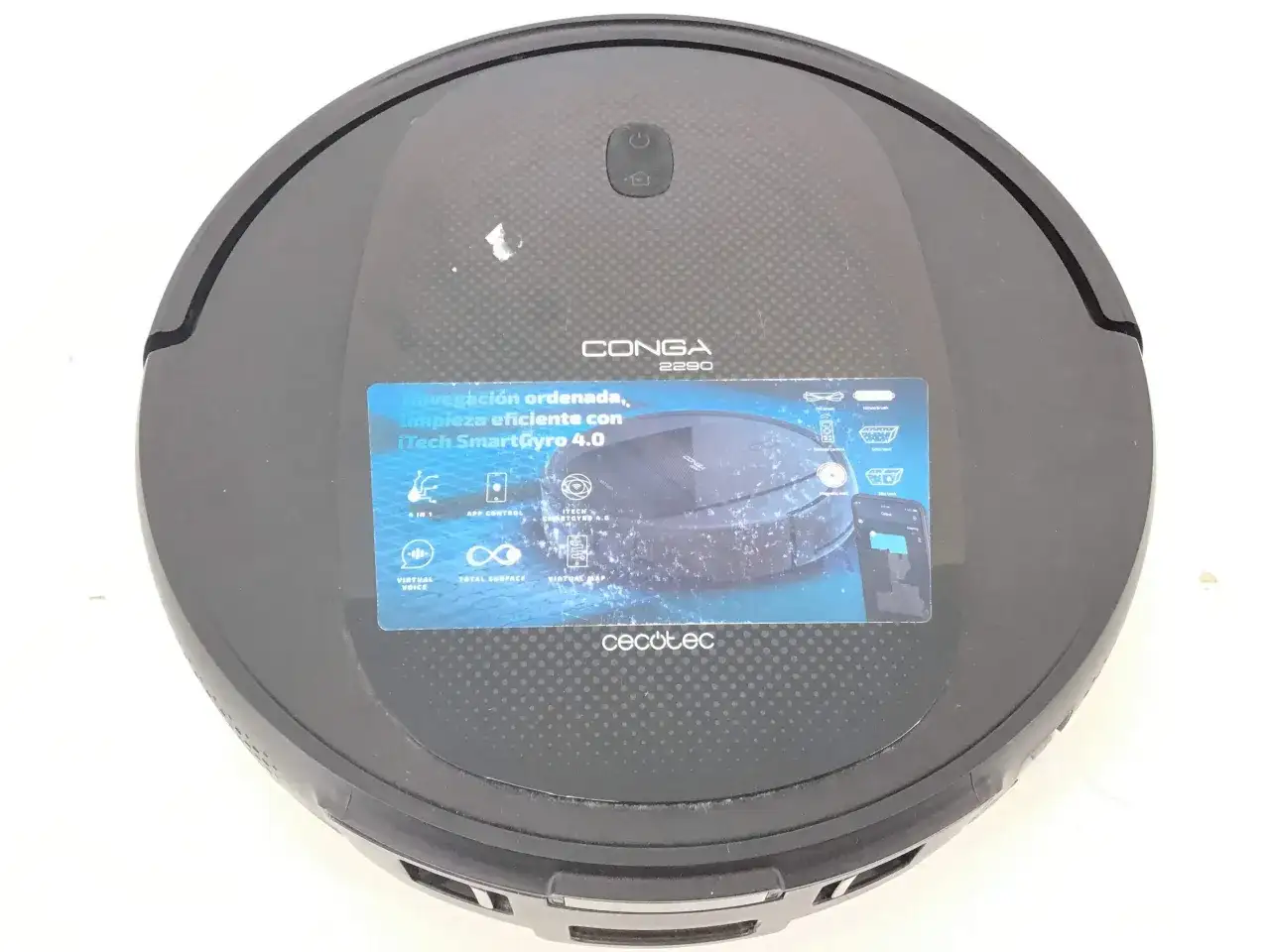 Robot aspirador Conga 2290 negro con etiqueta de navegación ordenada y limpieza eficiente.